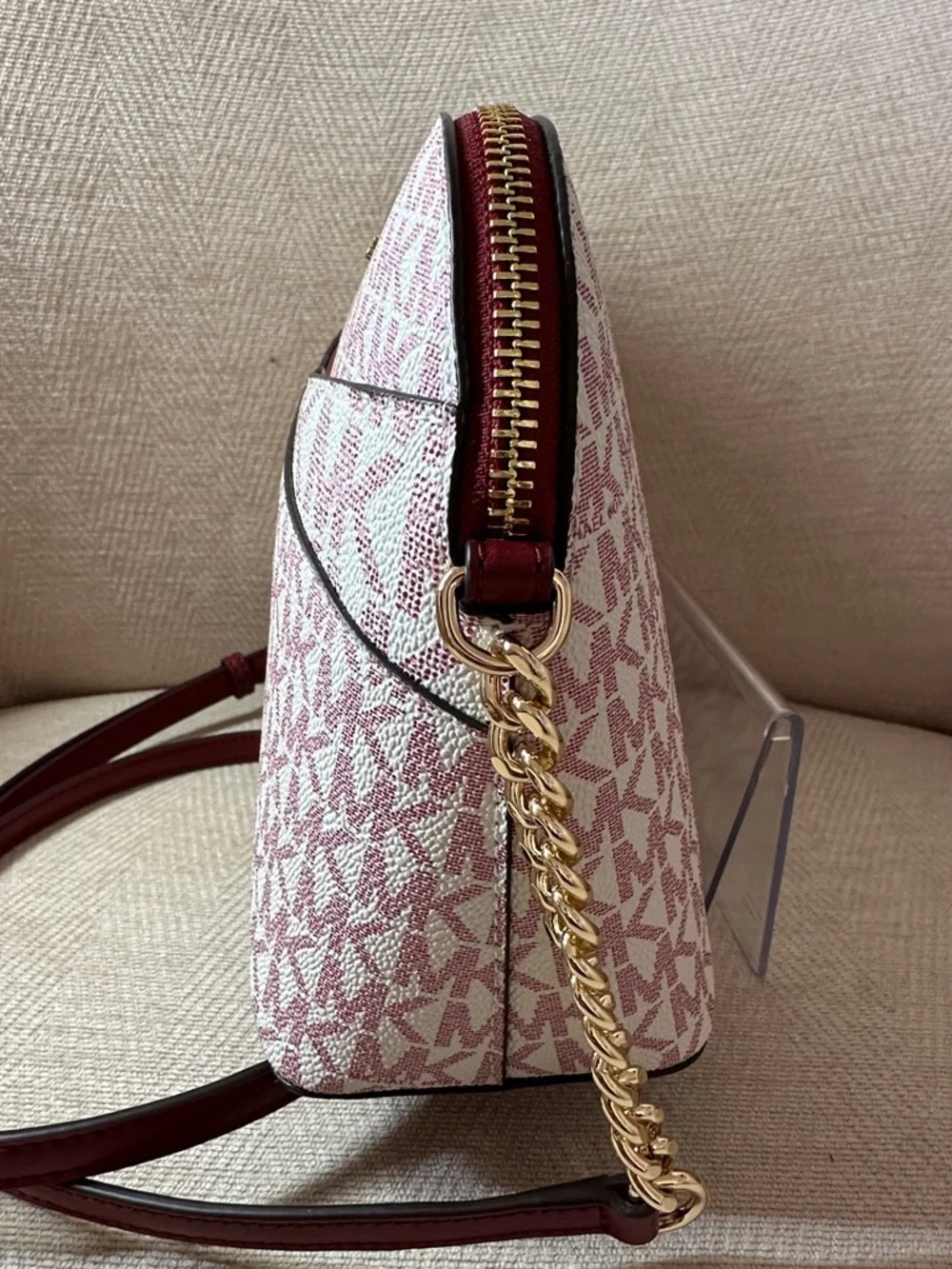 Michael Kors Wine and Pink Crossbody with Gold Chain Detail - Picture 6 of 10